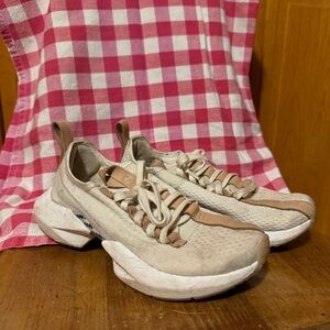 Reebok Tennis Shoes, Size 6